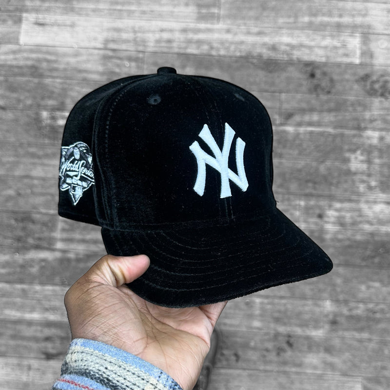 New York Yankees Black Velvet 2000 World Series