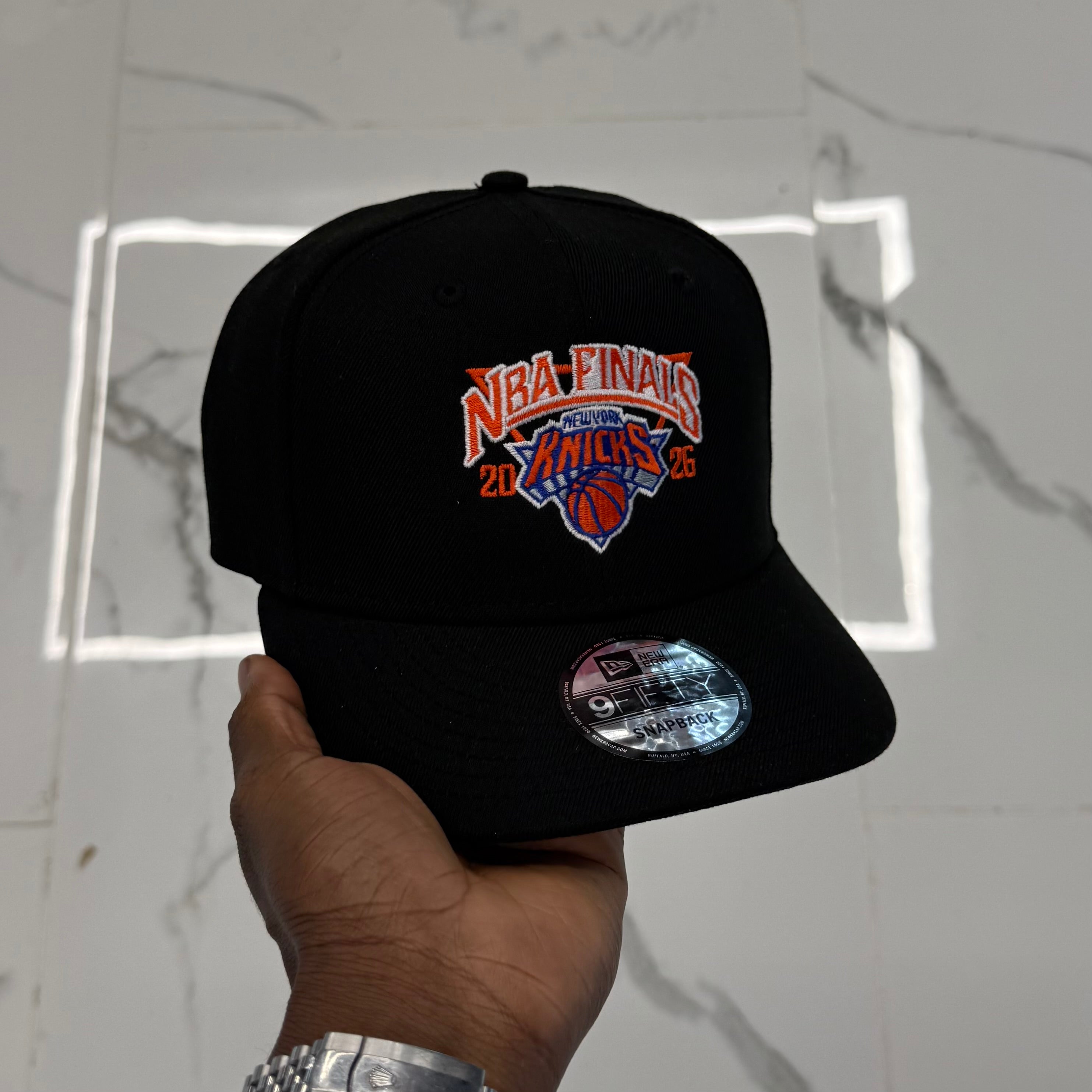 New York Knicks NBA 2026 Finals Triangle Black 950 Classic Snap Back