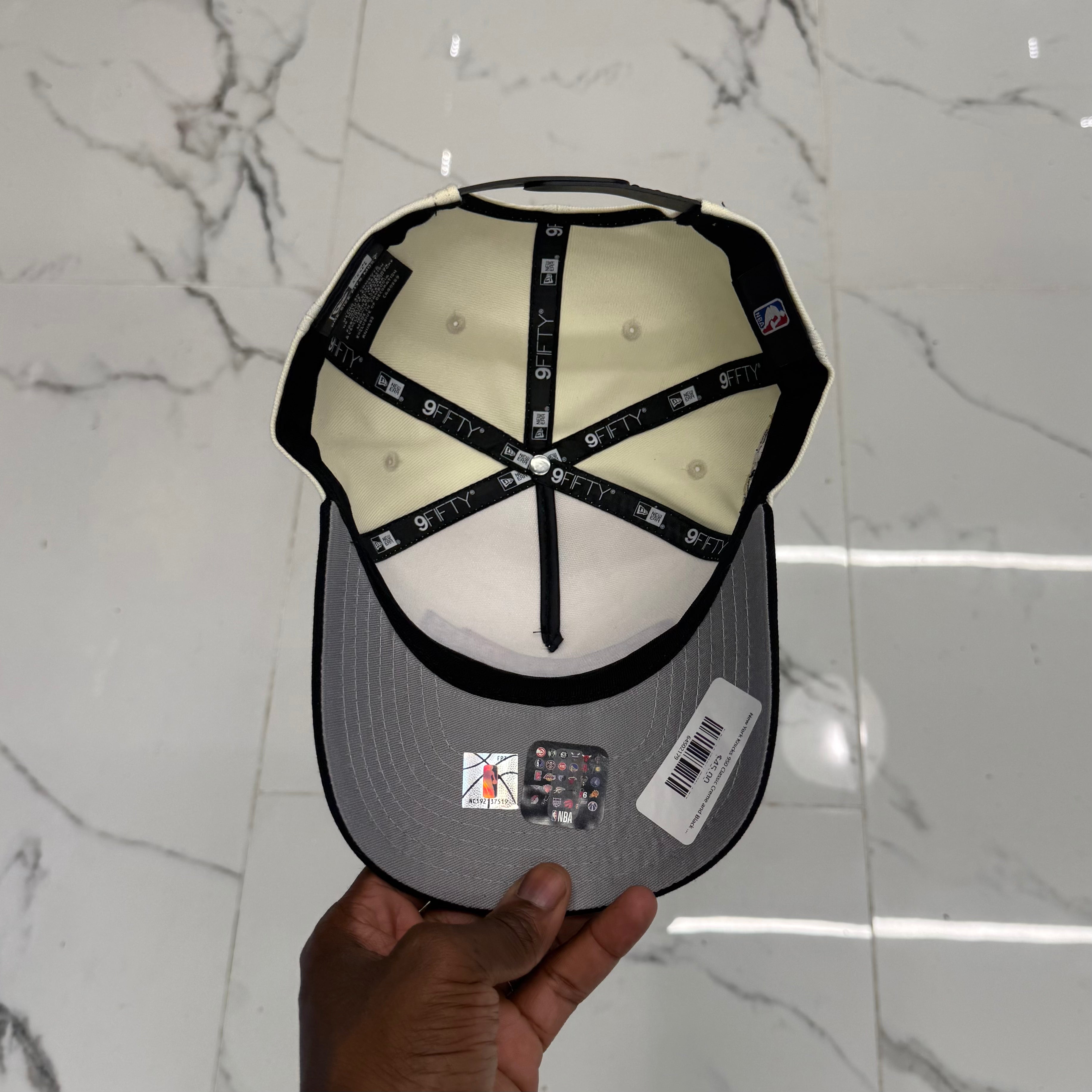 New York Knicks Champions Creme Black 950 Aframe Snap Back
