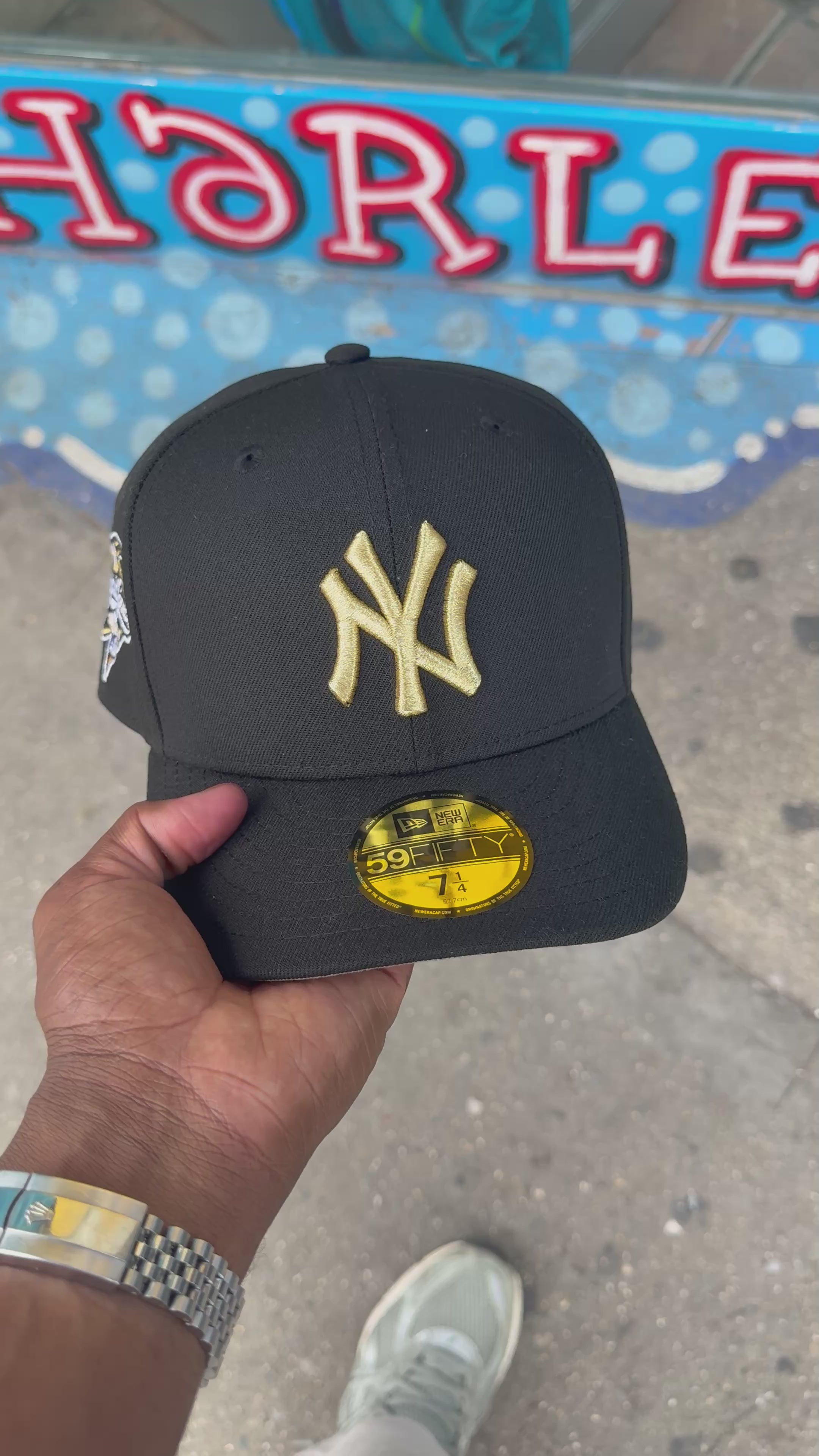 New York Yankees All Black Metallic Gold Logo 2000 WS